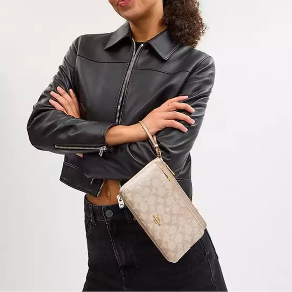 Coach Double Zip Wallet In Signature Canvas IM/Champagne Multi - Picture 16 of 16